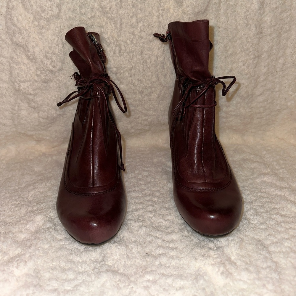 Earthies maroon boots